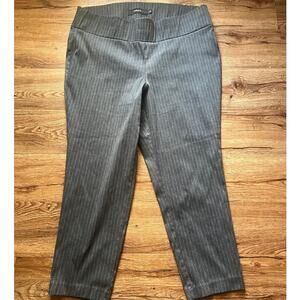 Torrid Size 2 (2X) Ponte Pull On Grey Pinstripe Career Skinny Pants